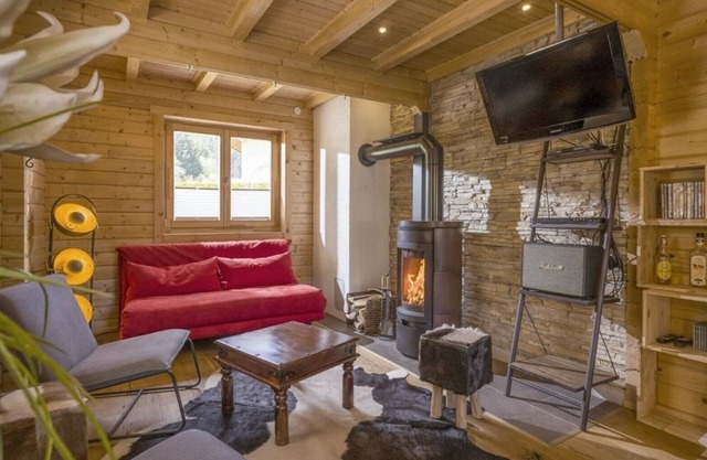Holiday Home 'Hirschhäusl' with Mountain View, Terrace, Sauna and Wi-Fi