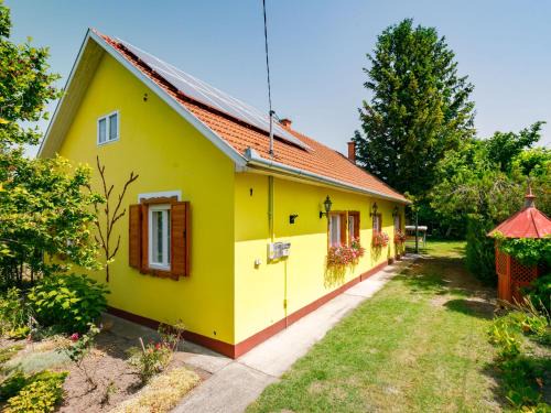 Holiday Home Julia by Interhome
