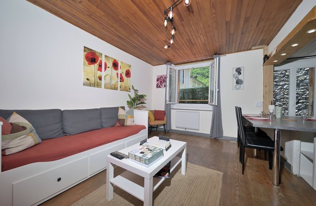 Holiday Home 'Le Gîte Des 3000 Avec Spa' with Private Terrace and Wi-Fi
