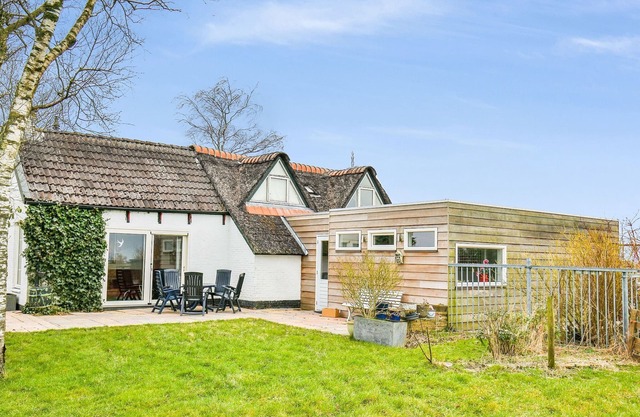 Holiday home with sauna and jacuzzi