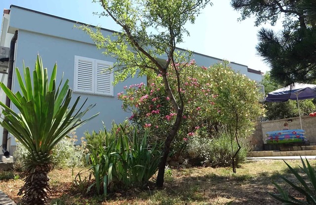 Holiday home with garden