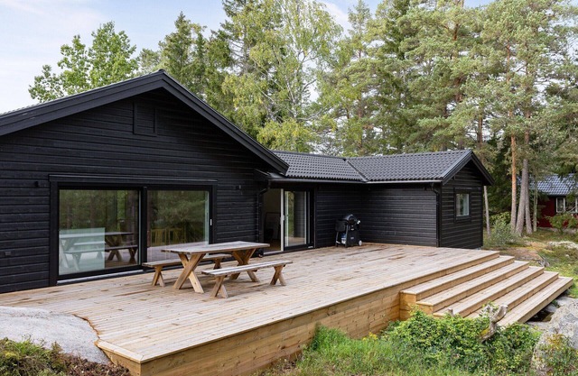 Holiday home with lake view on Rådmansö, Norrtälje | SE13037