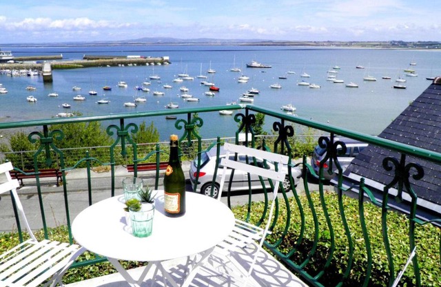 Holiday home with panoramic sea views, Douarnenez