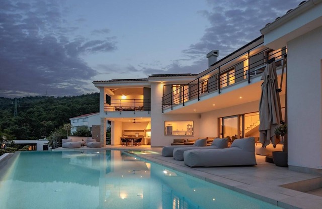 Holiday house Bregi for 1 - 6 persons with 3 bedrooms - Holiday home