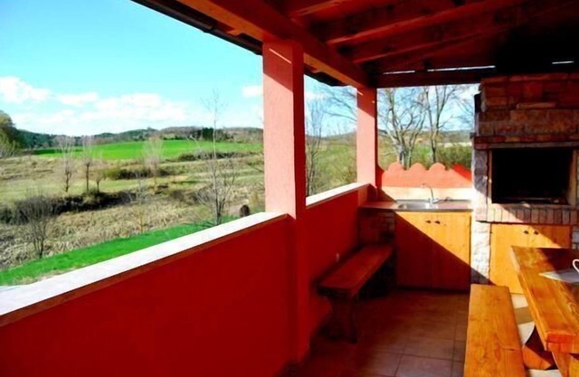 Holiday house Cerovlje for 1 - 4 persons with 2 bedrooms - Holiday home