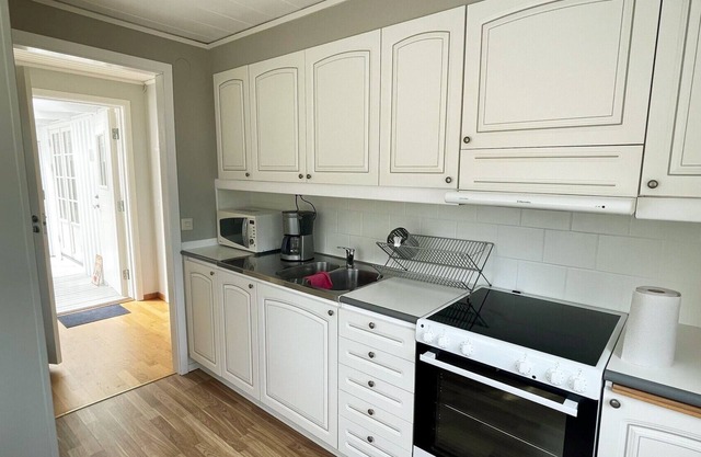 Holiday house in Mellbystrand with large plot and proximity to salty sea baths |SE02080.
