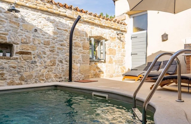 Holiday house Krbune for 1 - 4 persons with 2 bedrooms - Holiday home