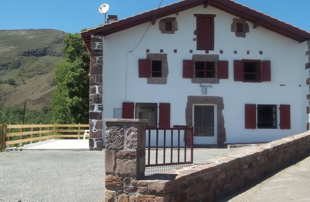 Holiday house on the heights of the Basque Country.