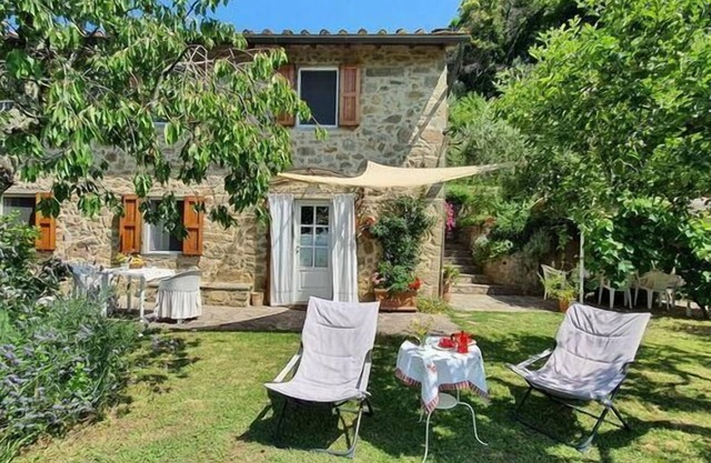 Holiday house Petrognano for 1 - 4 persons with 2 bedrooms - Holiday home