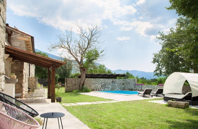 Holiday house Susnjevica for 1 - 8 persons with 3 bedrooms - Holiday house