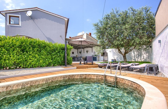 Holiday House Ulika with Private Pool