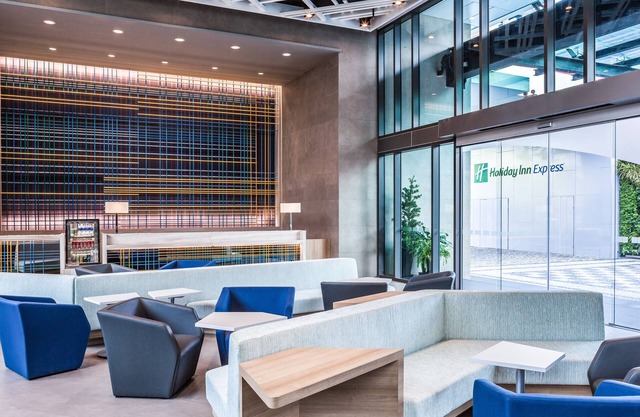 Holiday Inn Express Bangkok Soi Soonvijai by IHG
