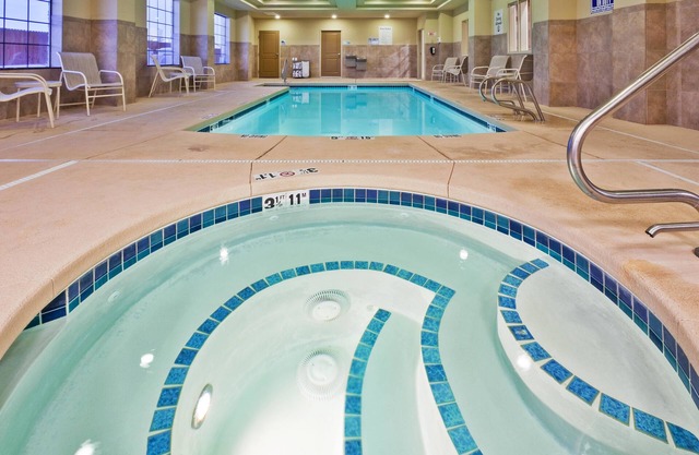 Holiday Inn Express Hotel & Suites Clovis by IHG