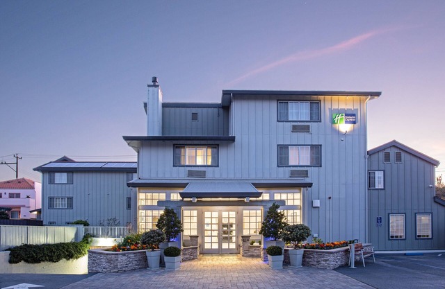 Holiday Inn Express Monterey-Cannery Row by IHG