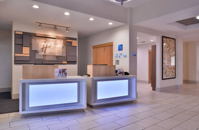 Holiday Inn Express & Suites San Antonio NW - Medical Area by IHG