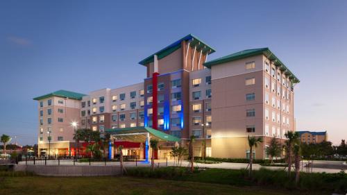 Holiday Inn Express & Suites Orlando At SeaWorld by IHG - With Free Shuttle Service to SeaWorld Parks