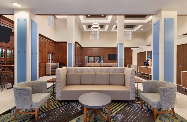 Holiday Inn Express & Suites Mt. Pleasant by IHG