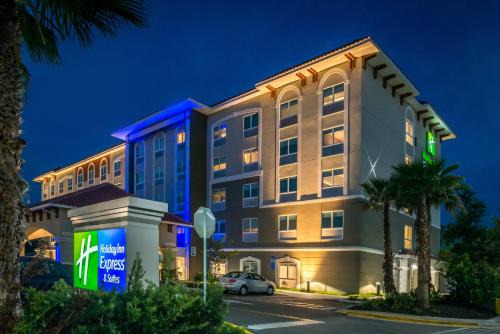Holiday Inn Express & Suites - St. Petersburg - Madeira Beach by IHG