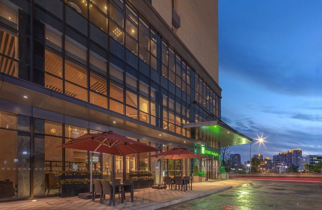 Holiday Inn Hangzhou Airport Zone by IHG