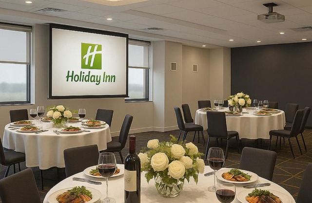 Holiday Inn & Suites Mississauga West - Meadowvale by IHG