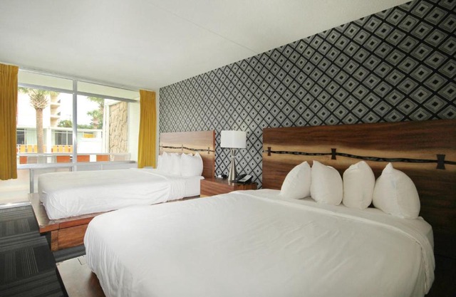 Holiday Shores Double Queen Beds, Pool View - 207