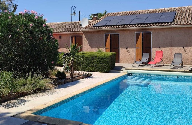 Holiday villa with pool near Avignon Orange Nîmes