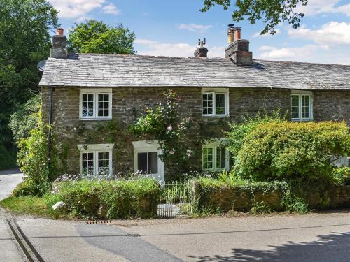 Hollyhocks Cottage