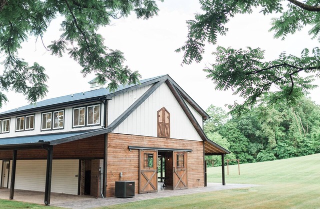 Holston Springs Private Lodge in Knoxville, TN w/Hot Tub Spa