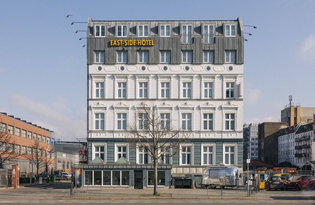 Homaris East Side