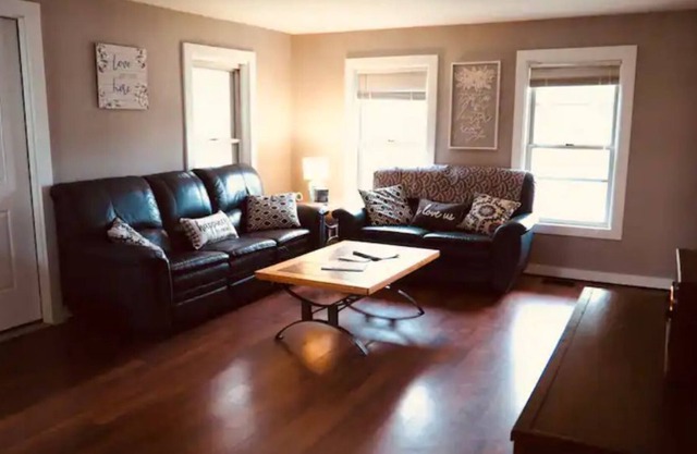 Home Close to Stowe (perfect for ski/snowboarding)