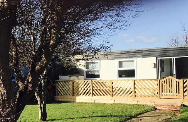Home from home, for families, couples and pets. Inc heated pool, pub, crazy golf