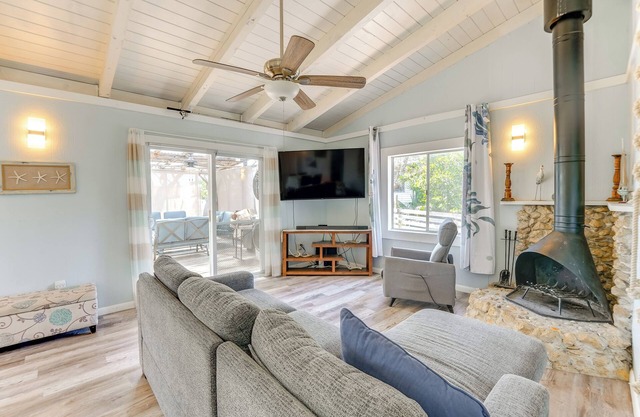 Home Near Beach in Alligator Point: Rooftop Deck!