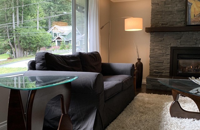 Home Rental With Extra Large Deck