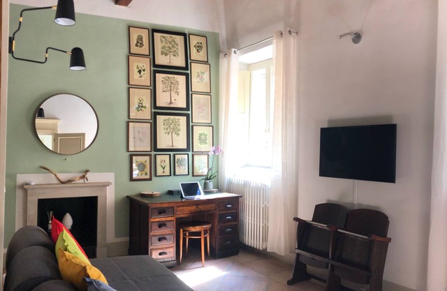 HOME SWEET HOME . Complete apartment in the historic center.