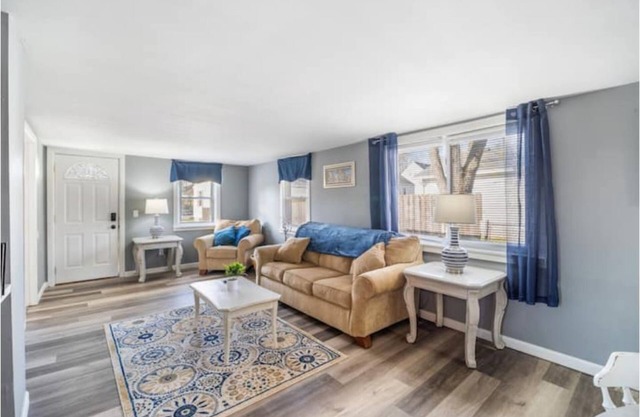Home w/King Bed & Fire pit centrally located