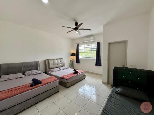 Homely, Master Room, Ara Impian, Seremban 2