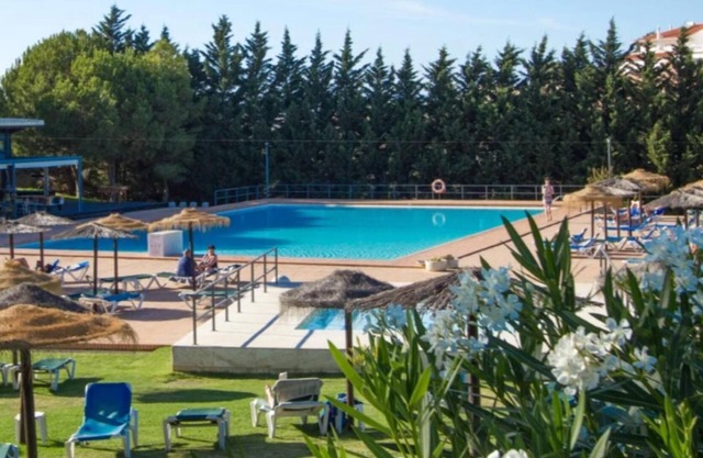 Homerez - Apartement for 4 ppl. with shared pool, terrace and balcony at Lagos