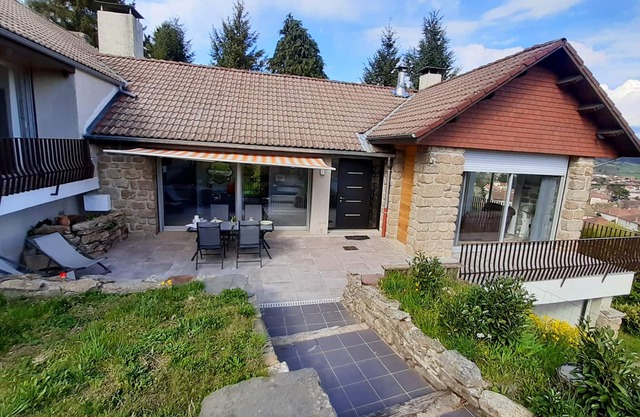 Homerez - Big house for 9 ppl. with garden, terrace and balcony at Langogne