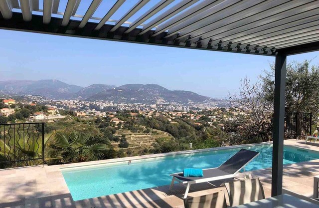 Homerez - Big villa for 10 ppl. with swimming-pool and terrace at Nice