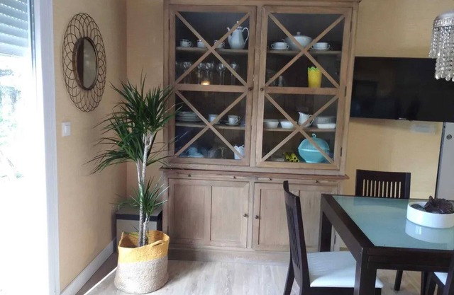 Homerez - Charming House in Parada with Large Garden