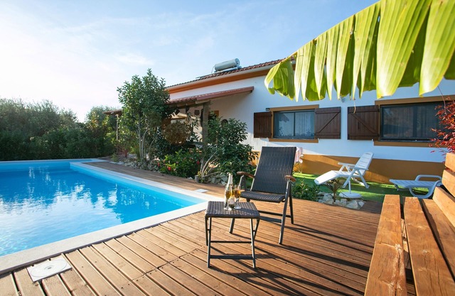 Homerez - Elegant Villa in Carcavelos with Private Pool