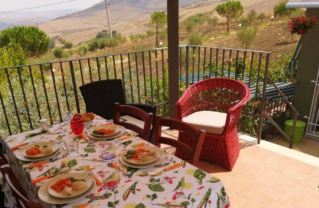 Homerez - Nice appartement for 4 ppl. with terrace at Lercara Friddi