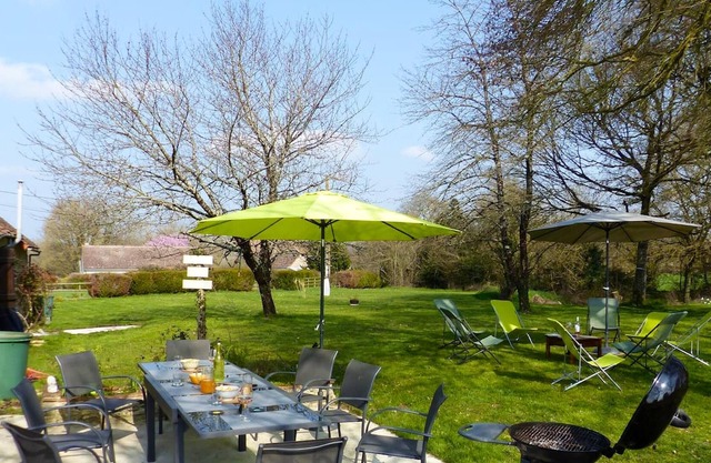 Homerez - Nice property for 8 ppl. with garden and terrace at Concremiers