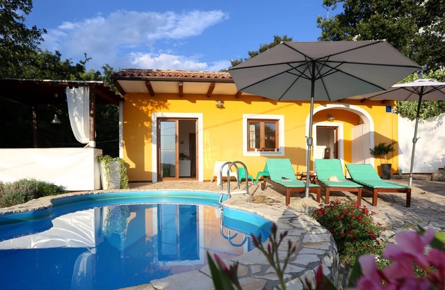 Homerez - Villa 3 km from the beach for 6 pers. with pool in Ripenda Verbanci