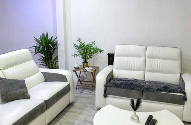 Homerez - Welcoming house with jacuzzi in Longvic