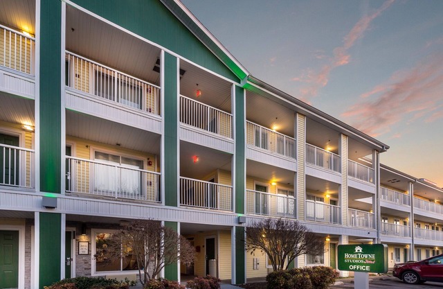 HomeTowne Studios By Red Roof Nashville - Airport/ Briley Pkwy