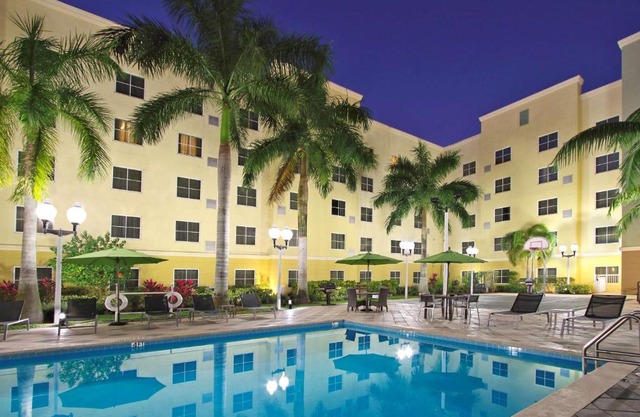 Homewood Suites by Hilton Miami - Airport West