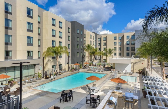 Homewood Suites by Hilton Anaheim Resort – Convention Center