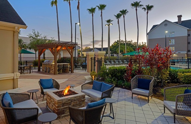 Homewood Suites by Hilton® Orlando-UCF Area