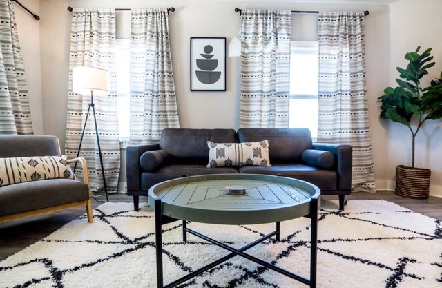 Homey 3 Bedroom in Murray Hill